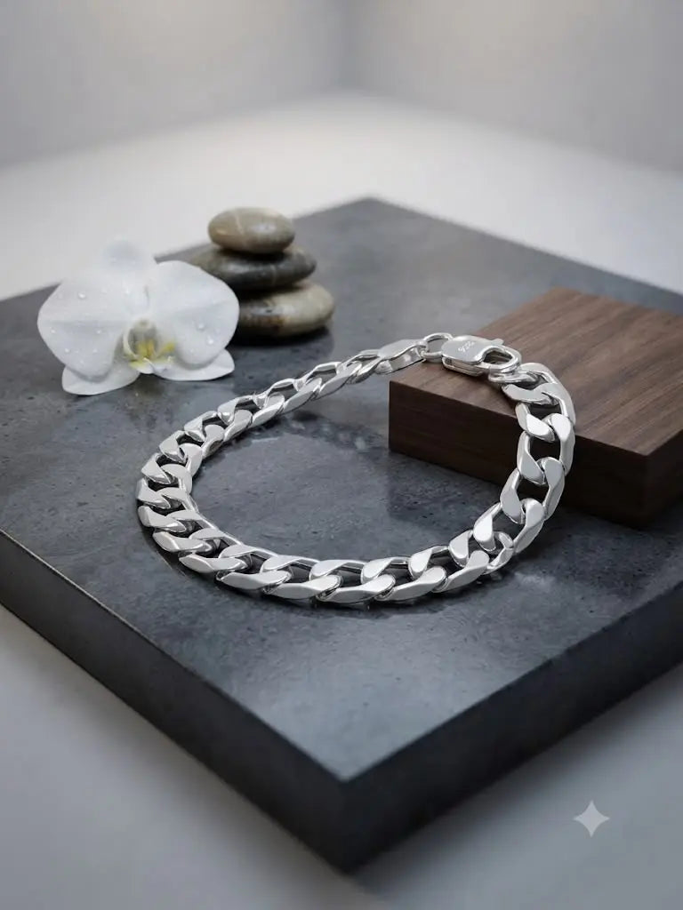 AAA+ Certified, Quality Sterling Silver, Chain Size 20 cm., 8” in., Style Fígaro, Weight 16.3 grams, ABC-H 262